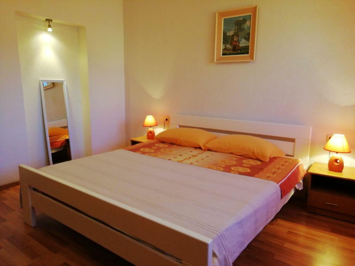 Apartments Jadranka Ivana プーラ エクステリア 写真