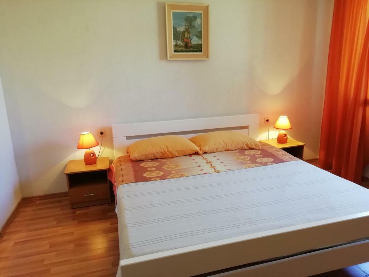 Apartments Jadranka Ivana プーラ エクステリア 写真