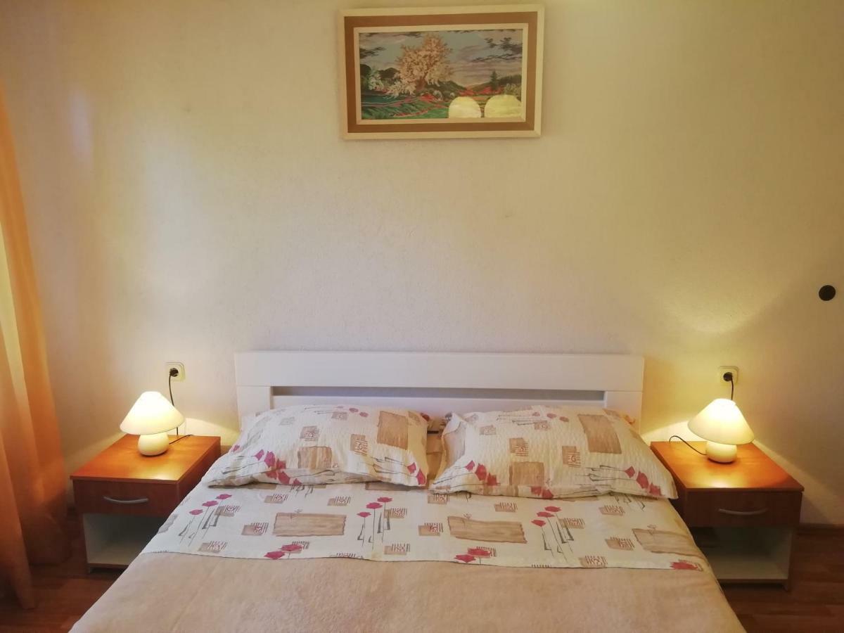Apartments Jadranka Ivana プーラ エクステリア 写真