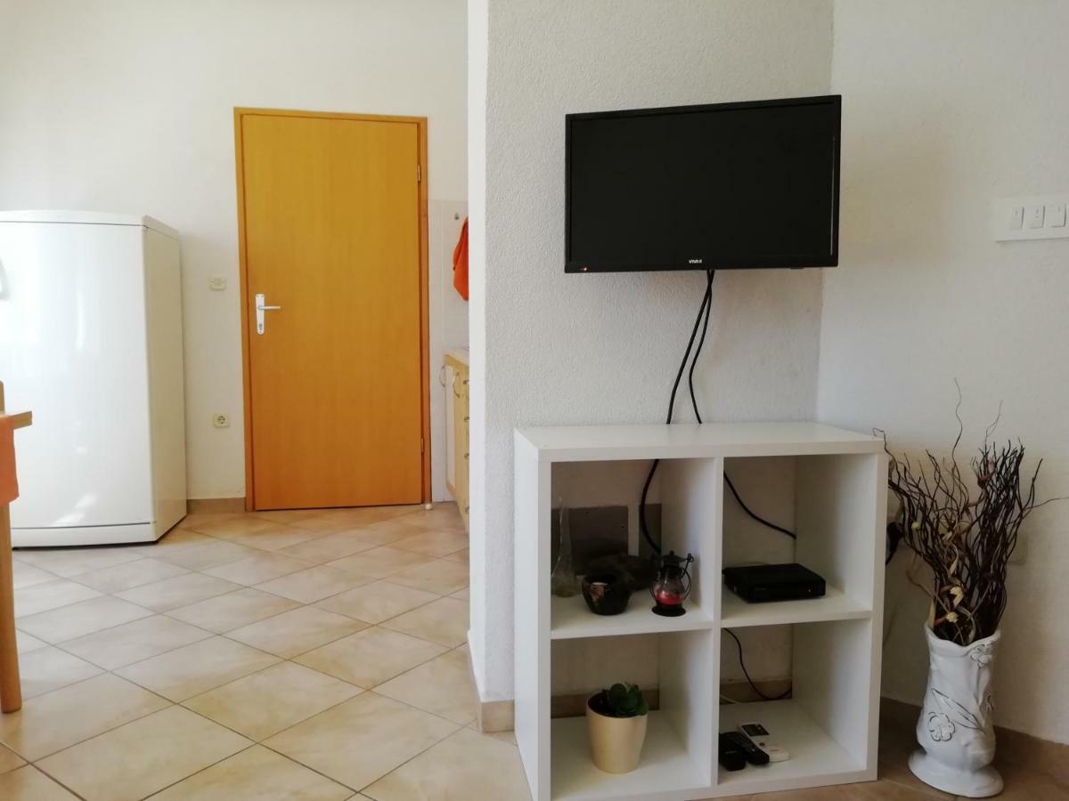 Apartments Jadranka Ivana プーラ エクステリア 写真